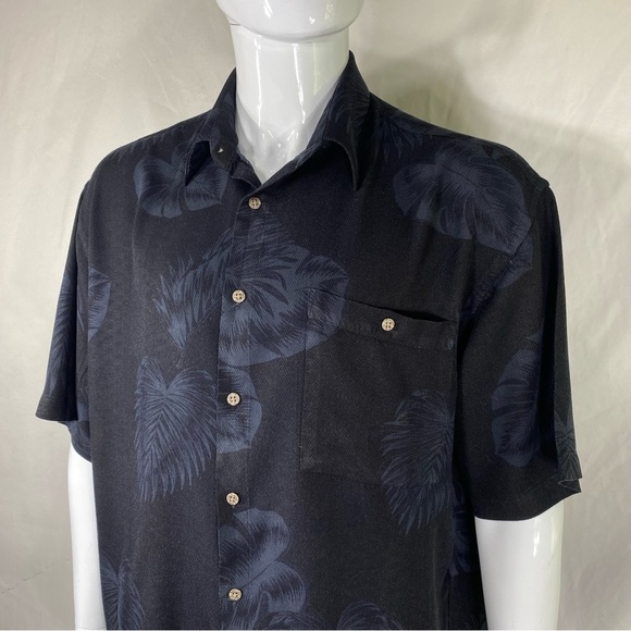 Saddlebred Men’s Black Palm Leaf Vacation Rayon Shirt - Picture 2 of 6